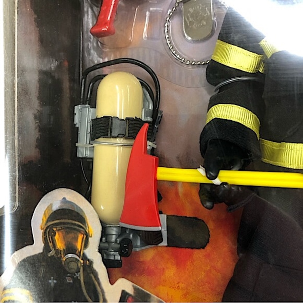 GI JOE Search & Rescue Firefighter MIB - Picture 5 of 14